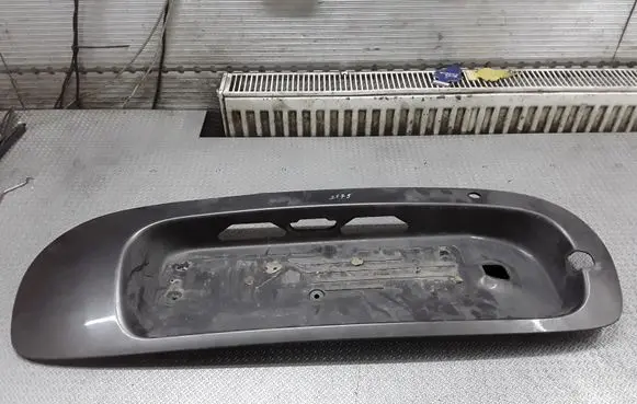 Hyundai Santa Fe Trunk door license plate light bar 