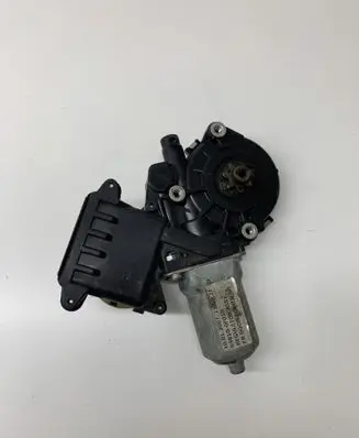 Toyota Corolla Verso AR10 Front door window regulator motor 698100F010 997250102