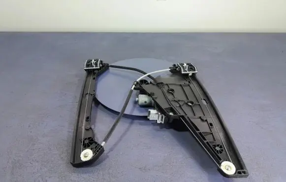 Peugeot 208 Front door window regulator with motor 9829043380