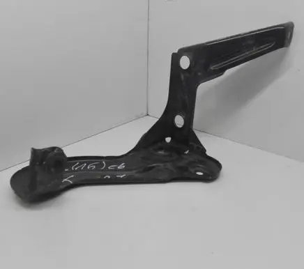 Audi A6 S6 C6 4F Intercooler pipe mounting bracket 4F0145813F