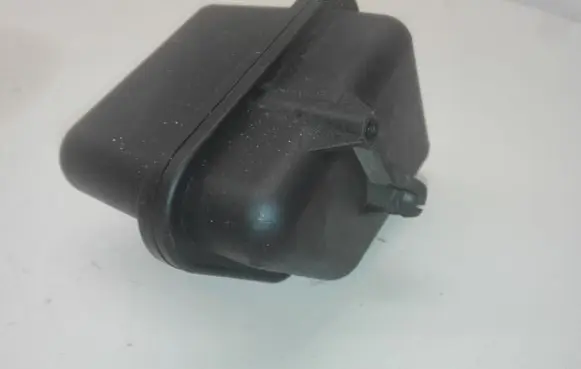 Volkswagen PASSAT B6 Vacuum air tank 03G129808