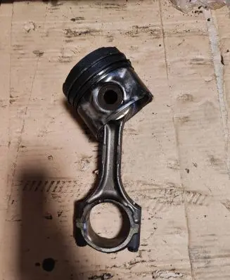 Toyota RAV 4 (XA30) Piston with connecting rod