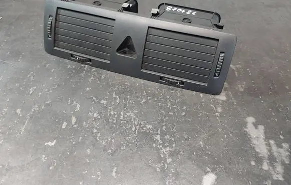 Skoda Fabia Mk1 (6Y) Dash center air vent grill 6Y0820951