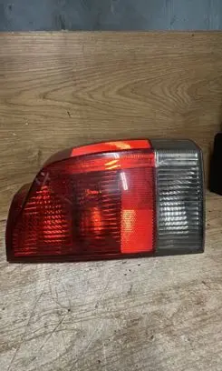 Volvo V70 Tailgate rear/tail lights 08111610