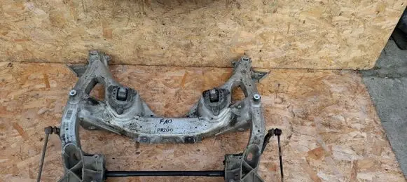 BMW 5 F10 F11 Rear axle beam 6896692