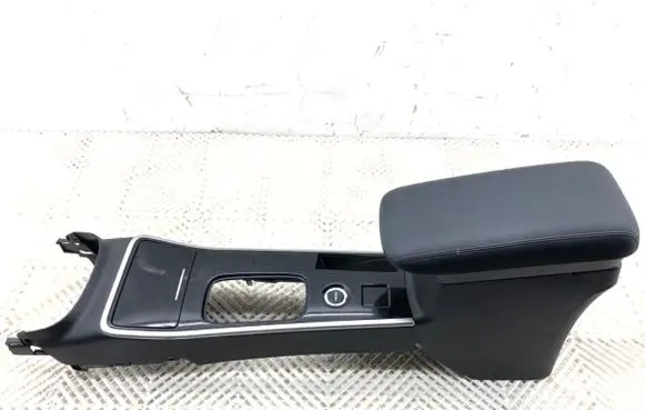 Mitsubishi Outlander Center console 