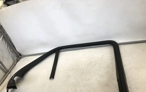 Mercedes-Benz GLE W167 Rear door window/glass frame A1677373300