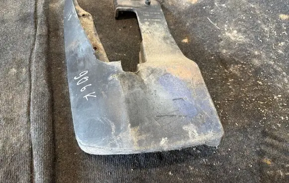 Mercedes-Benz Sprinter W906 Front mudguard A9068820004