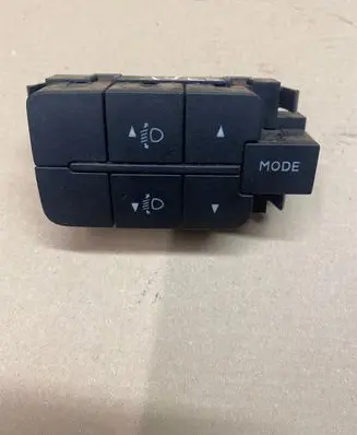 Iveco Daily 45 - 49.10 Headlight level height control switch B569