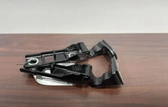 Chrysler Pacifica Tailgate/trunk/boot hinge 68229150