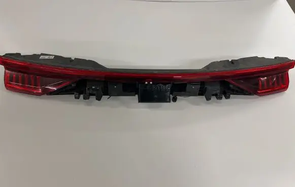 Audi Q8 Tailgate rear/tail lights 4M8945095Q 90184888