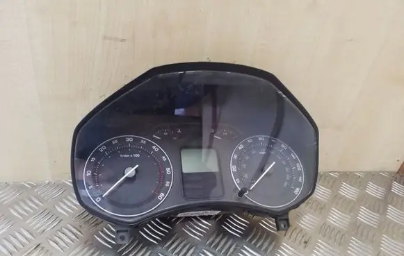 Skoda Octavia Mk2 (1Z) Speedometer (instrument cluster) 1Z0920910D V3562426