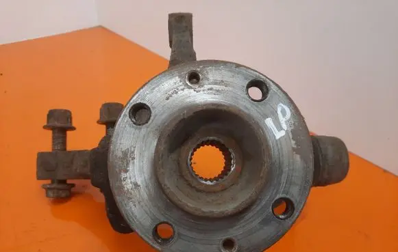 Nissan Kubistar Front wheel hub spindle knuckle