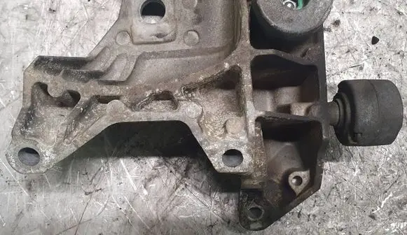 Volvo S80 Engine mounting bracket 6G926P096FC