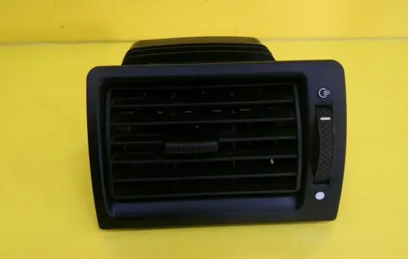 Ford Mondeo Mk III Dashboard side air vent grill/cover trim D1B1A