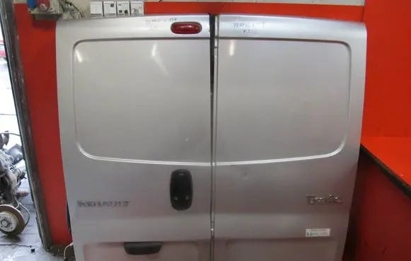 Renault Trafic II (X83) Back/rear loading door TRAFIC-DRZWI-TYL
