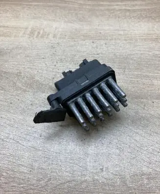 Ford Fiesta Heater blower motor/fan resistor 6G9T19E624AD