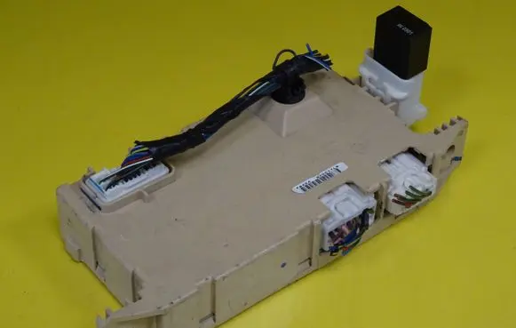 Mazda 2 Central body control module FA404 GY001TLR