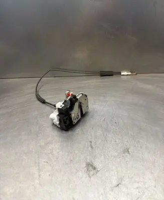 Fiat 500 Front door lock 51827414
