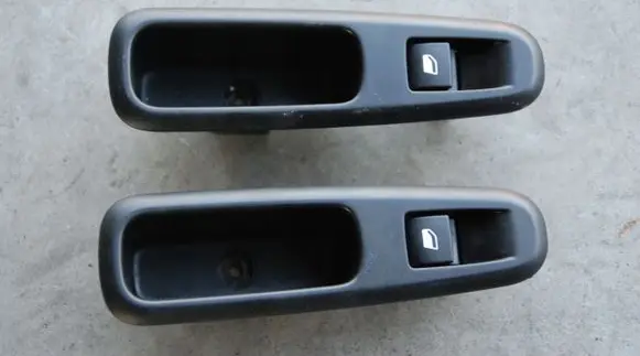 Citroen C3 Tailgate/trunk/boot open switch 