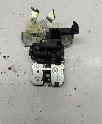 Audi A4 S4 B8 8K Tailgate/trunk/boot lock/catch/latch 8K9827505A