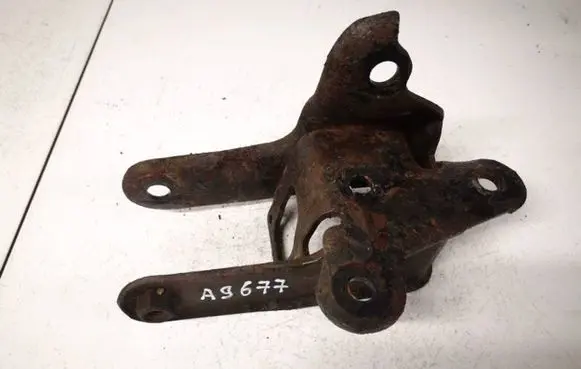 Chrysler Grand Voyager IV Engine mounting bracket