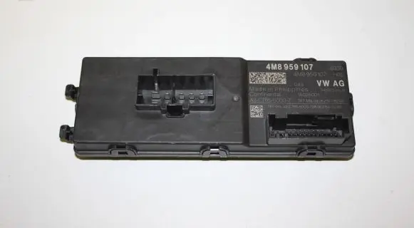 Audi A6 S6 C8 4K Tailgate/trunk control unit/module 4M8959107