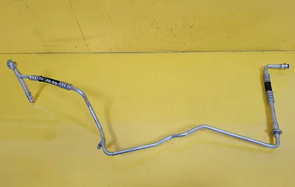 Ford Focus Air conditioning (A/C) pipe/hose 