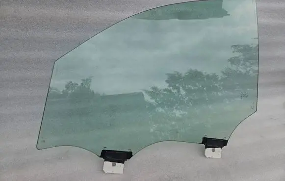 Mercedes-Benz GLS X167 Front door window glass four-door A1677200004