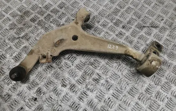 Nissan X-Trail T30 Front lower control arm/wishbone