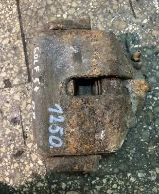 Volkswagen Golf Plus Front brake caliper