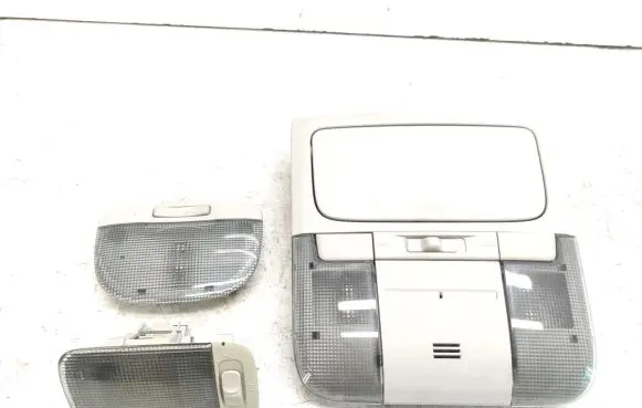 Subaru Outback Front seat light VC12068 VC12083