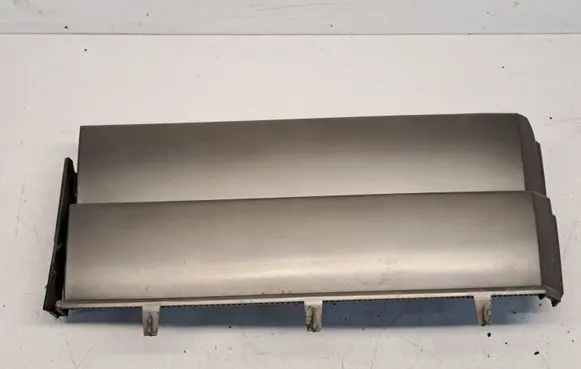 Land Rover Range Rover L322 Fender grill 51137026900