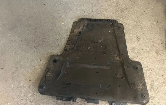 Renault Kangoo II Engine splash shield/under tray
