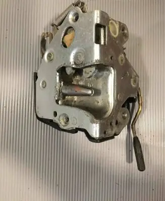 Mercedes-Benz W123 Front door lock 1237230208