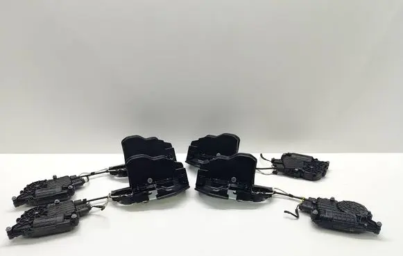 BMW 5 F10 F11 Front door soft close latching motor 7185692 A053702 7154515