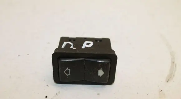 BMW 5 E39 Electric window control switch 8368974