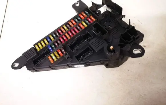 BMW 5 E60 E61 Fuse box set 913883001 518956057