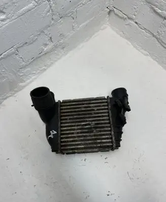 Skoda Octavia Mk1 (1U) Intercooler radiator 1J0145803S 038906051B 0281002399