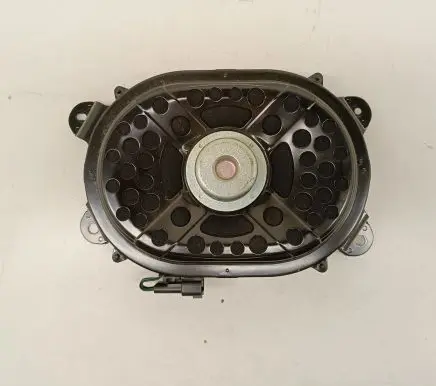 Land Rover Discovery 5 Subwoofer speaker HY3218808AB