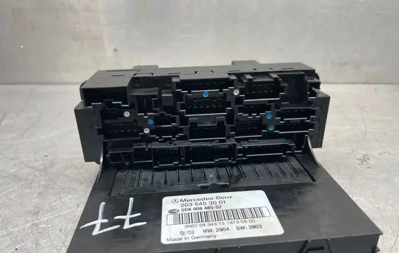 Mercedes-Benz C W203 Fuse box set 5DK00848552