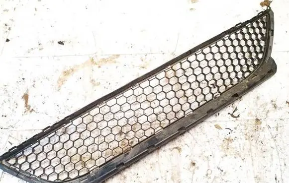 Dacia Logan I Front bumper lower grill 8200752803