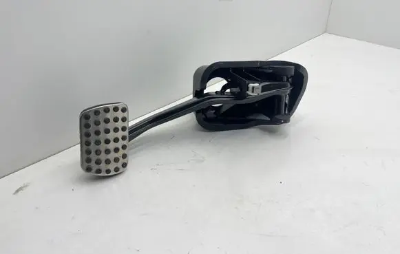 Mercedes-Benz C W205 Brake pedal A2222940001