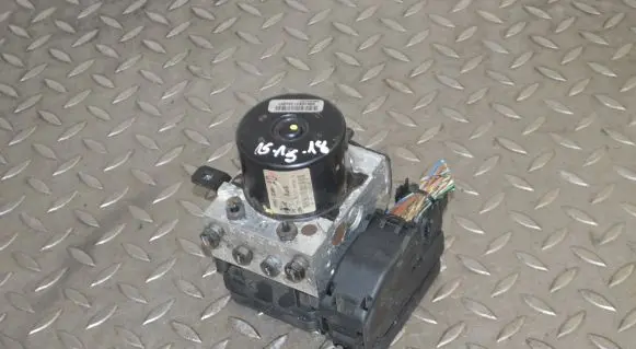 Jaguar XJ X350 ABS Pump 5W932C405AD