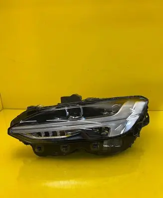 Volvo S90, V90 Headlight/headlamp 31386164
