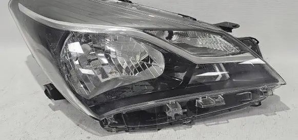 Toyota Yaris Headlight/headlamp 0D195
