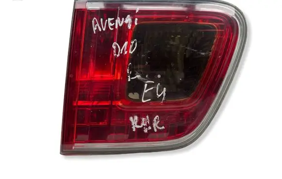 Toyota Avensis T270 Tailgate rear/tail lights 