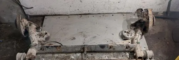 Volkswagen PASSAT B5 Rear axle beam 
