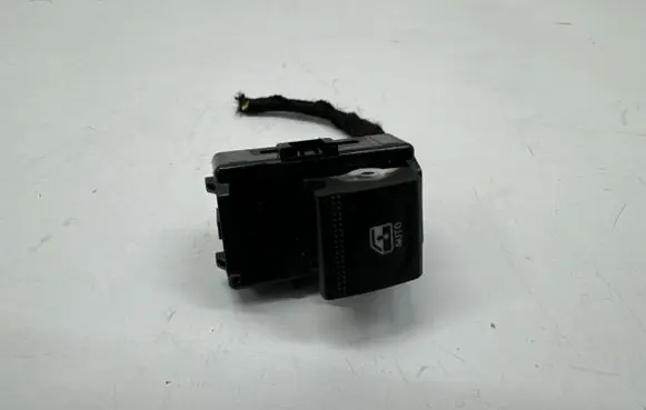 Renault Arkana Electric window control switch 254218388R