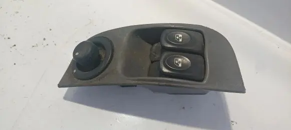Renault Megane I Electric window control switch